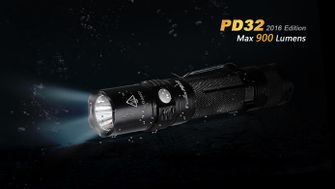 LED baterka Fenix PD32 XP-L 900lumen rozsvietená 